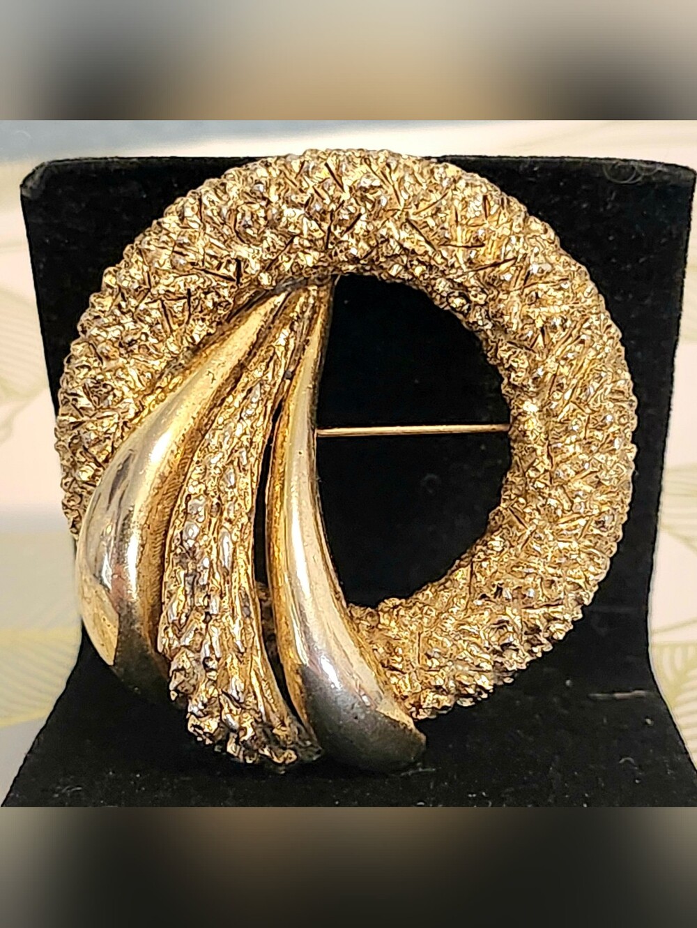 Vintage Hattie Carnegie Goldtone Circle Brooch